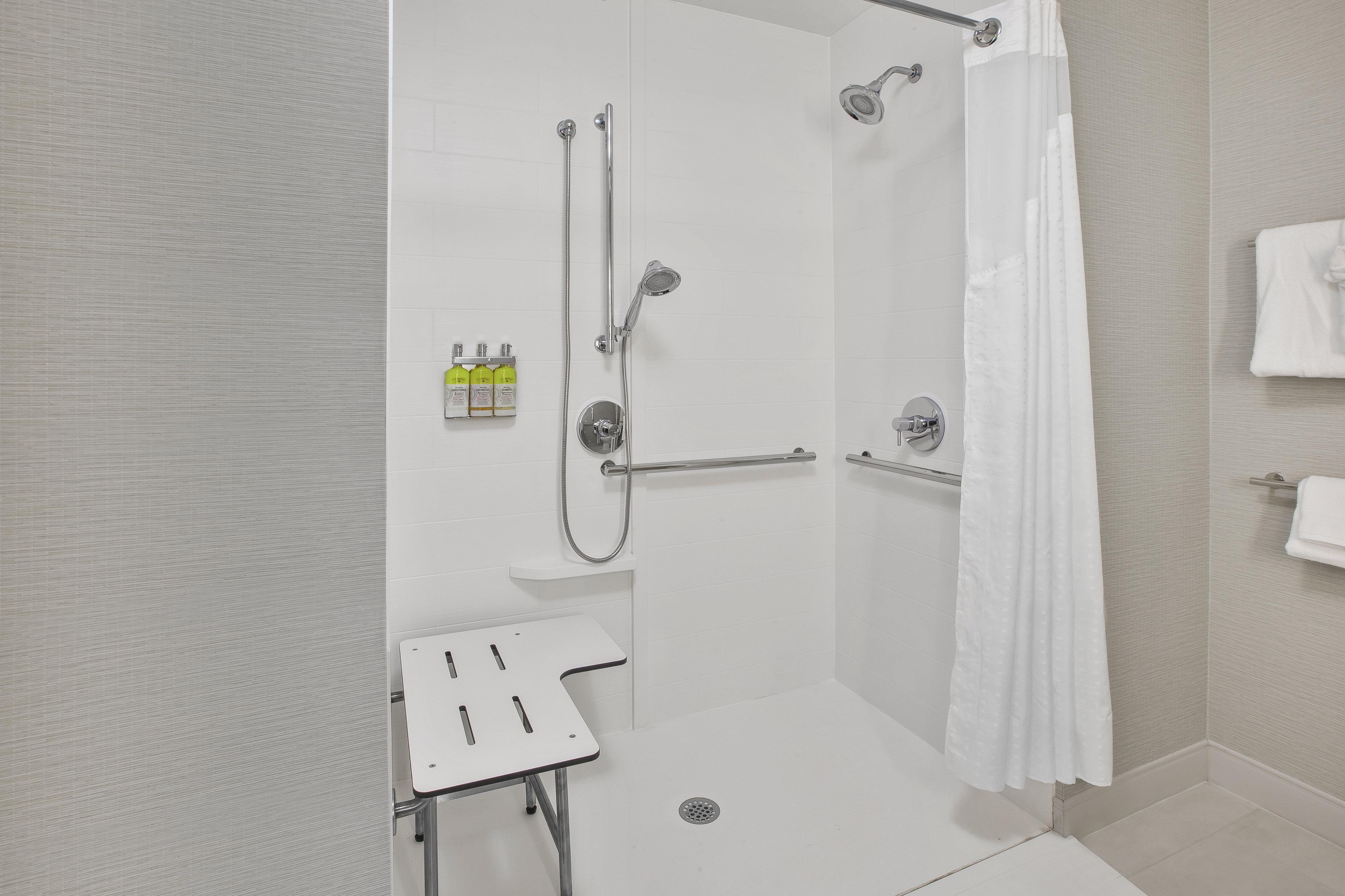 Holiday Inn Express & Suites Okemos - University Area By Ihg Exterior foto